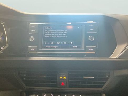 Certified 2023 Volkswagen Jetta SE w/ Panoramic Sunroof Package FWD image 21