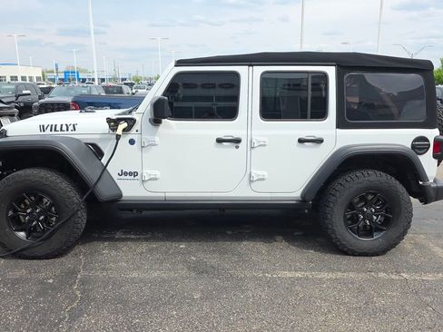 Used 2024 Jeep Wrangler Unlimited image 2