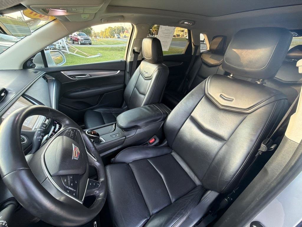 Used 2017 Cadillac XT5 Premium Luxury w/ LPO, Wheel Lock Package FWD image 25