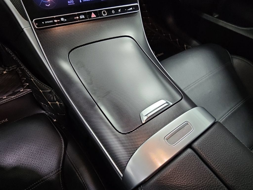 Used 2024 Mercedes-Benz C 300 Sedan image 21