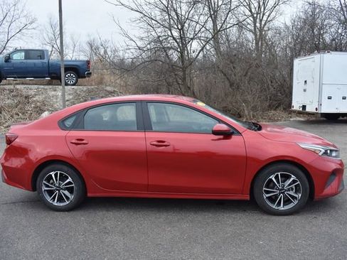 Used 2024 Kia Forte LXS image 2