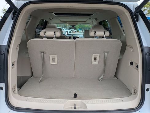 Used 2021 GMC Acadia Denali w/ Denali Technology Package FWD image 13