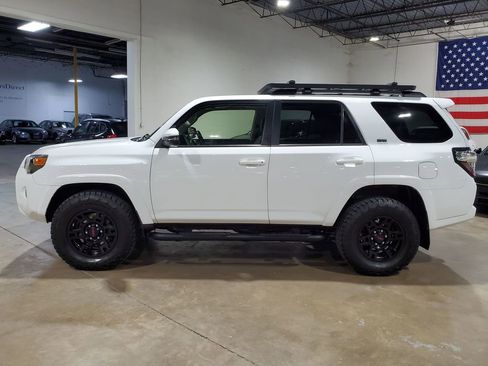 Used 2021 Toyota 4Runner SR5 Premium w/ Moonroof Package AWD/4WD image 13