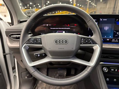 Used 2025 Audi Q5 Premium Plus image 9