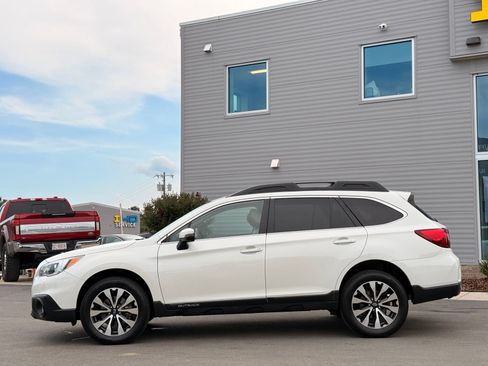 Used 2017 Subaru Outback 2.5i Limited AWD/4WD image 12