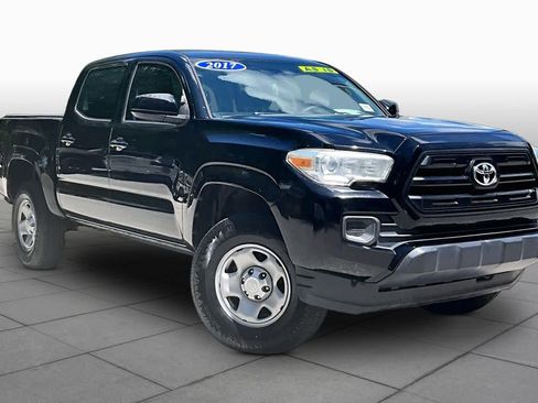 Used 2017 Toyota Tacoma SR w/ SR Convenience Package RWD image 3