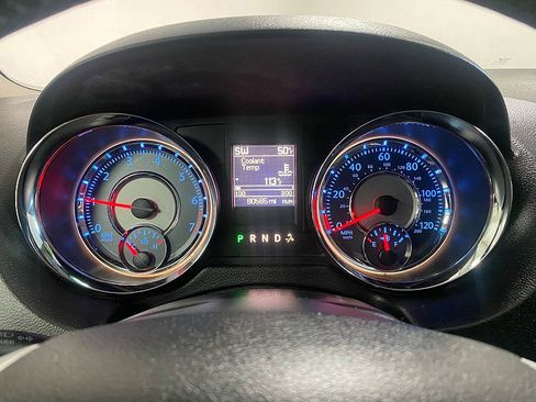 Used 2016 Chrysler Town & Country Touring image 22