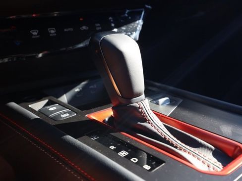 New 2025 Nissan Kicks SR image 31