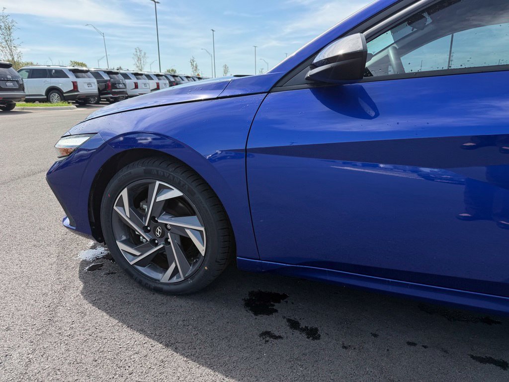 Certified 2025 Hyundai Elantra Sport FWD image 30
