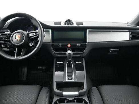 Used 2026 Porsche Macan AWD/4WD image 9