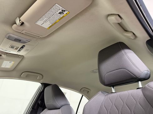 Used 2022 Toyota Corolla LE FWD image 23