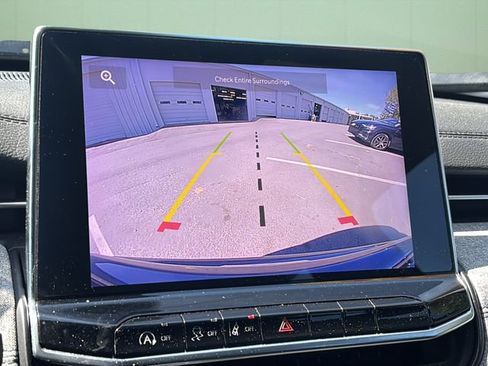 Used 2024 Jeep Compass Sport image 31