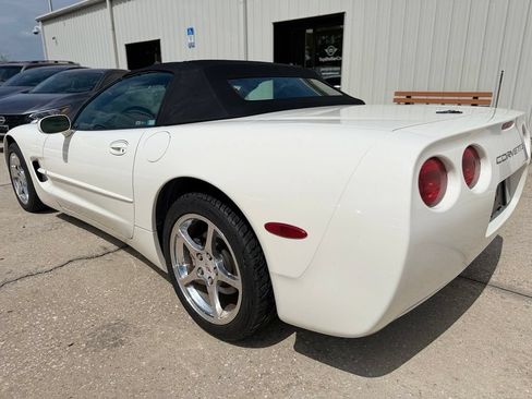 Used 2001 Chevrolet Corvette Convertible w/ Preferred Equipment Group2 RWD image 3