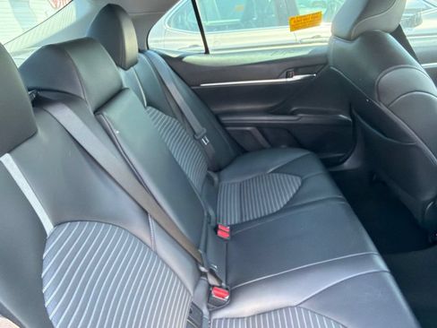Used 2021 Toyota Camry SE FWD image 7