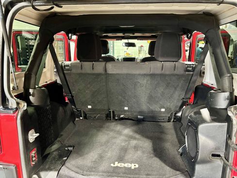 Used 2013 Jeep Wrangler Unlimited Sahara AWD/4WD image 13