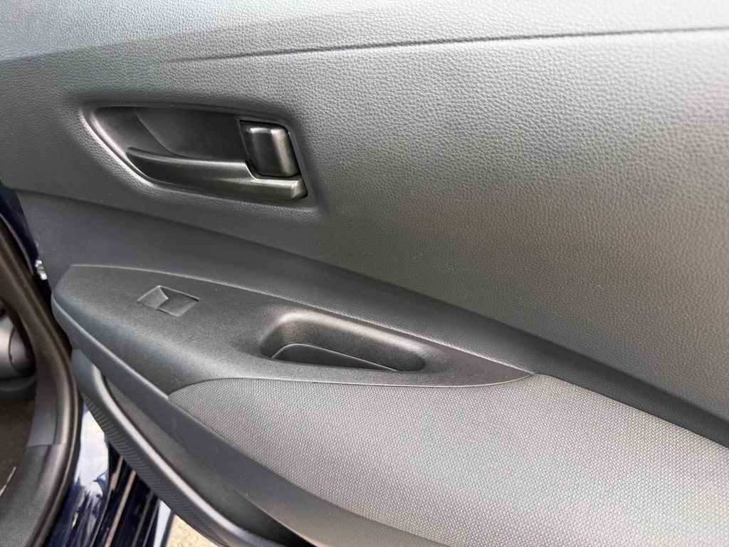Used 2025 Toyota Corolla LE FWD image 38