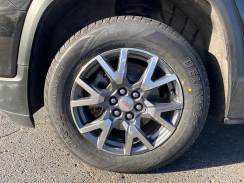 Certified 2023 GMC Acadia SLT image 23