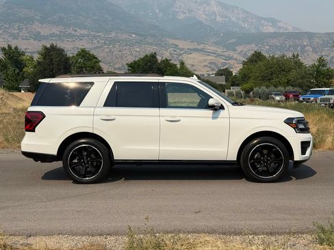 Used 2023 Ford Expedition Limited RWD image 8