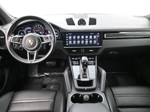 Certified 2023 Porsche Cayenne AWD/4WD image 6