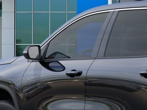 New 2026 Chevrolet Traverse LT FWD image 12