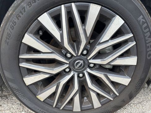 Used 2025 Nissan Altima 2.5 SV FWD image 30