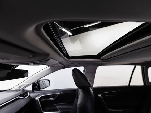 Certified 2023 Toyota RAV4 XLE Premium image 5