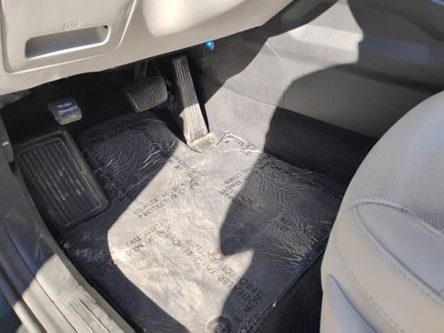 Used 2022 Kia Sorento S image 6