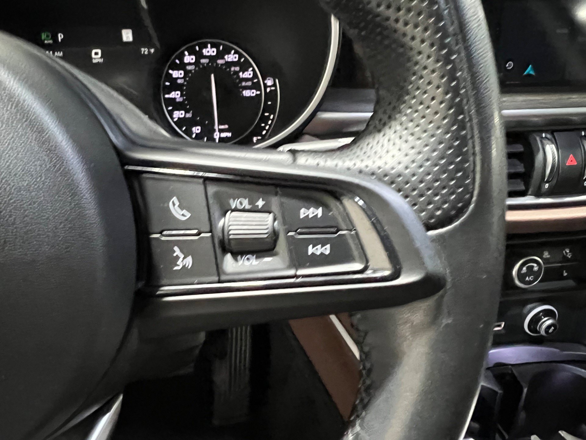Used 2021 Alfa Romeo Stelvio Ti w/ Premium Package AWD/4WD image 30