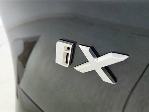 Used 2026 BMW iX xDrive45 image 17