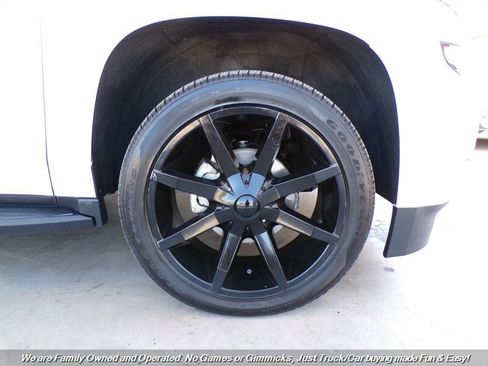 Used 2018 Chevrolet Suburban LT image 60