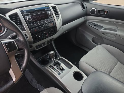 Used 2012 Toyota Tacoma 4x4 Double Cab image 24