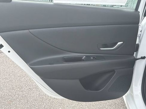 New 2026 Hyundai Elantra Hybrid FWD image 23