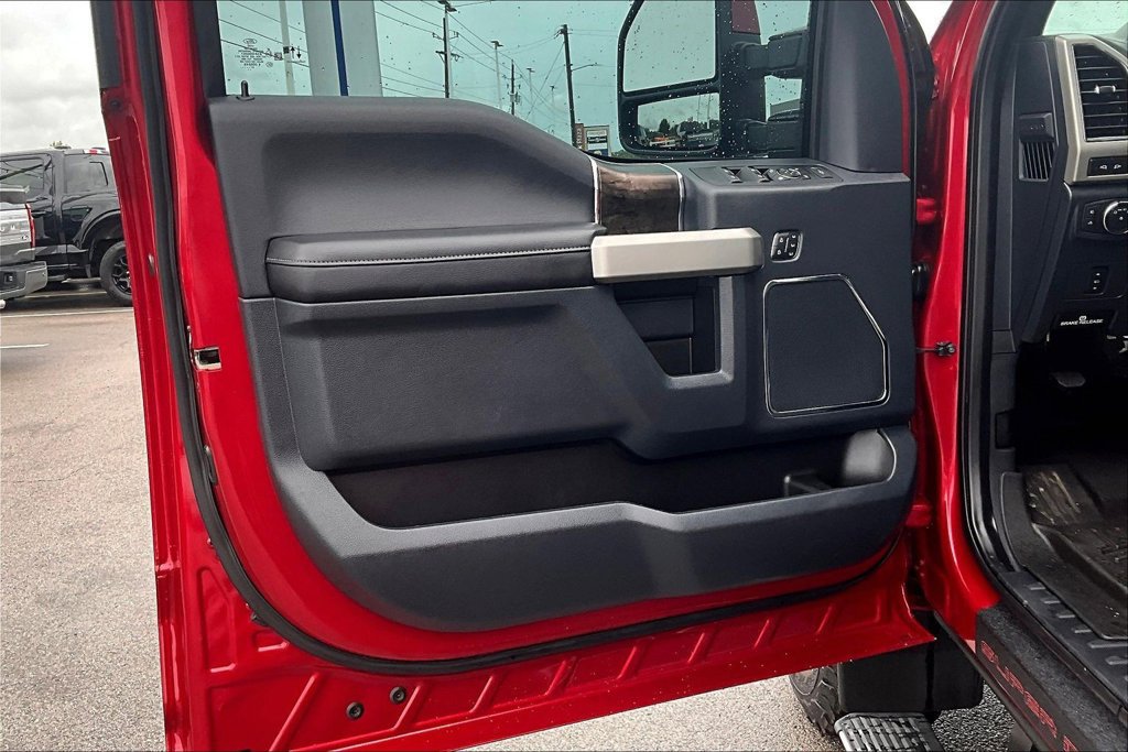 Used 2022 Ford F250 Lariat w/ Lariat Value Package AWD/4WD image 18