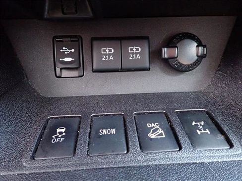 Used 2018 Toyota Highlander SE image 22