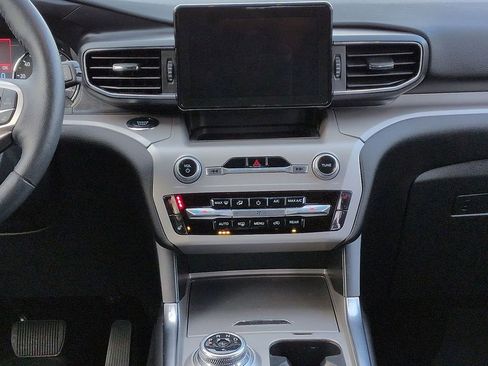 Used 2023 Ford Explorer XLT w/ Equipment Group 202A image 28