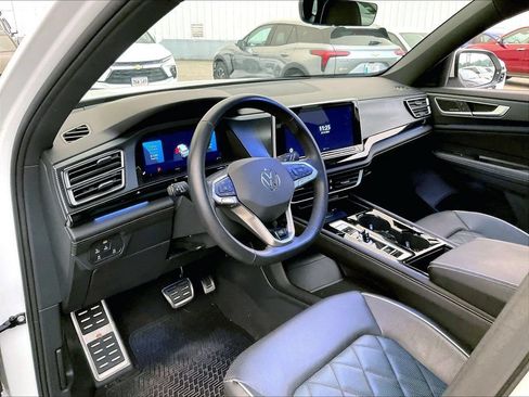 Used 2024 Volkswagen Atlas Cross Sport SEL Premium R-Line AWD/4WD image 8
