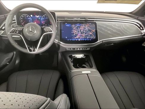 New 2026 Mercedes-Benz E 350 4MATIC Sedan image 5