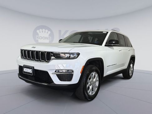 Used 2023 Jeep Grand Cherokee Limited AWD/4WD image 1
