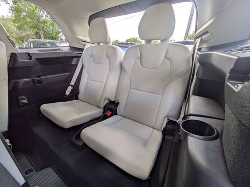 Certified 2024 Volvo XC90 T8 Plus AWD/4WD image 18