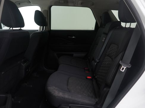 Used 2022 Nissan Pathfinder SV image 15