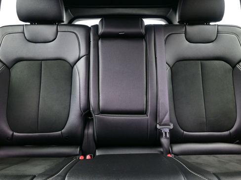 Used 2024 Jeep Grand Cherokee Altitude image 17