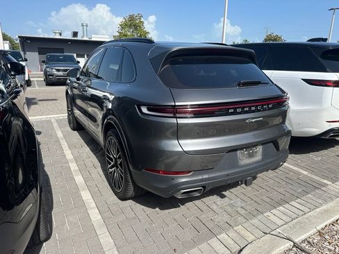 Used 2024 Porsche Cayenne AWD/4WD image 5
