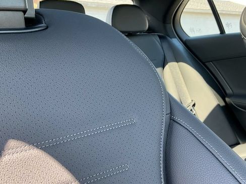 Used 2025 Mercedes-Benz C 300 4MATIC Sedan image 17