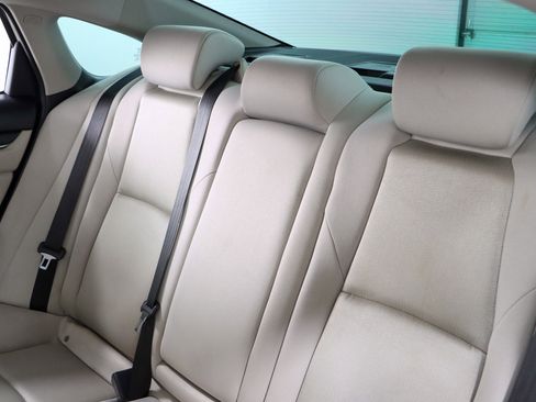 Used 2018 Honda Accord EX image 25