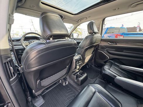 Used 2021 Jeep Grand Cherokee L Limited AWD/4WD image 29