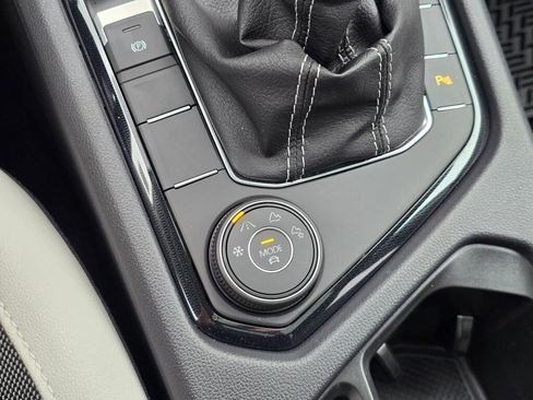 New 2026 Volkswagen Taos SE image 33