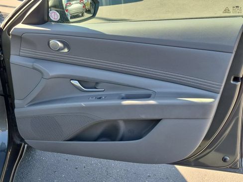 Used 2025 Hyundai Elantra SEL FWD image 33