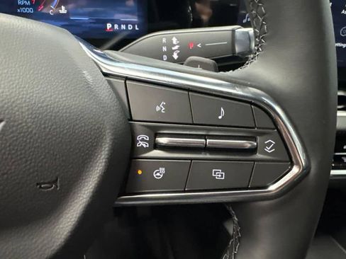 New 2026 Chevrolet Equinox LT w/ Convenience Package II FWD image 40