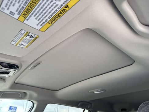 Used 2025 Subaru Outback Premium AWD/4WD image 20