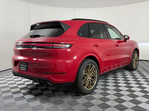 Certified 2026 Porsche Cayenne AWD/4WD image 9